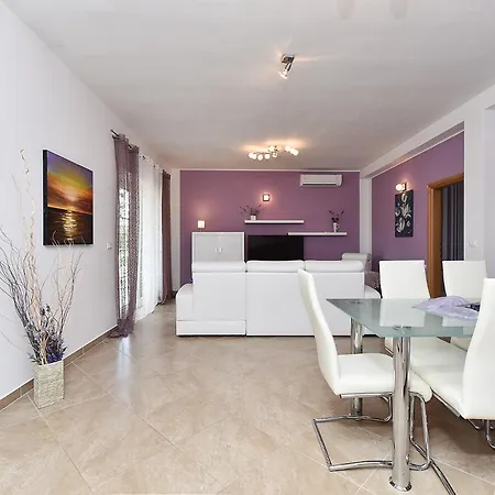Appartamento Gabrijela 2399 *